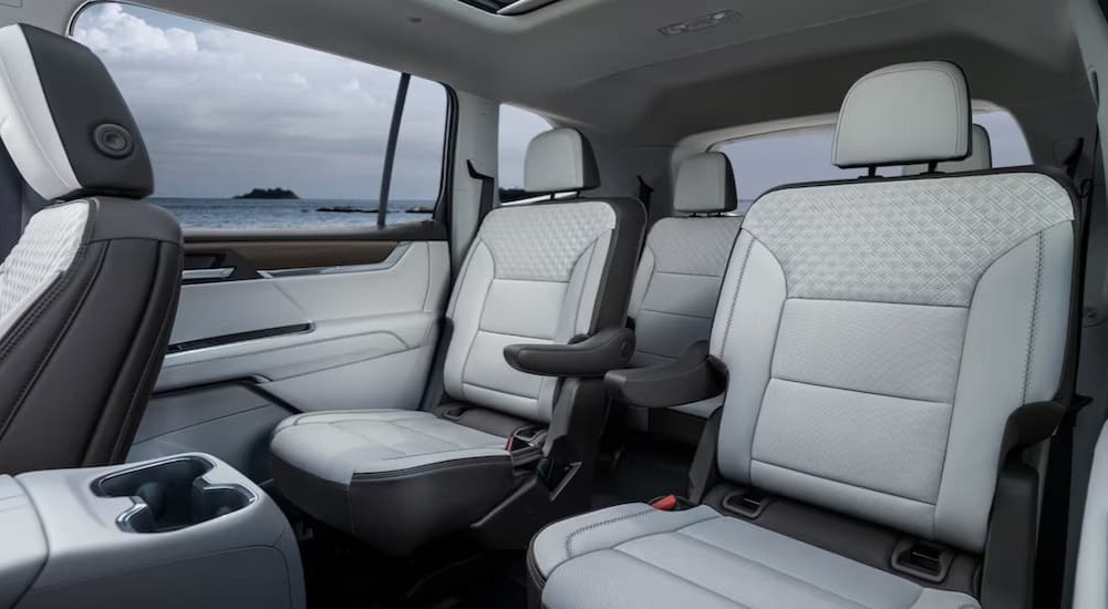 The gray interior in a 2025 GMC Acadia AT4.