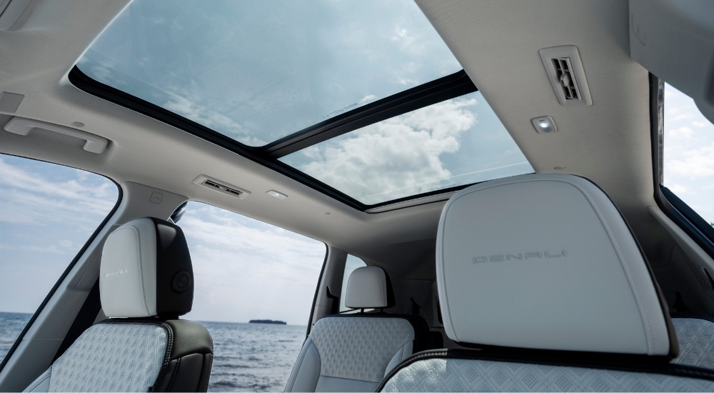 Seating and moonroof in a 2025 GMC Acadia Denali