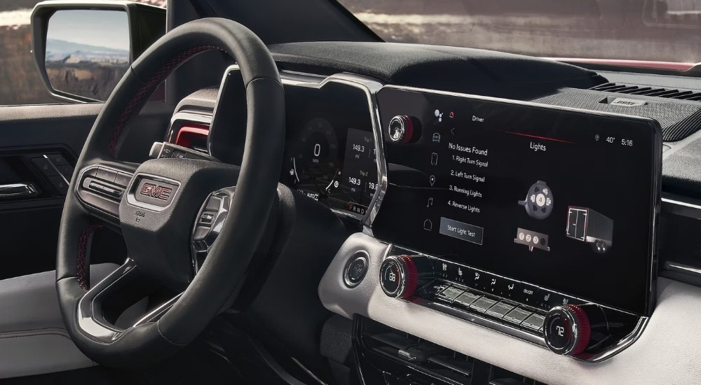 Close-up of the trailering display on the infotainment screen of a 2025 GMC Canyon AT4X. 