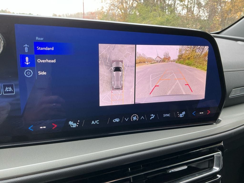 2024 Chevrolet Traverse LS