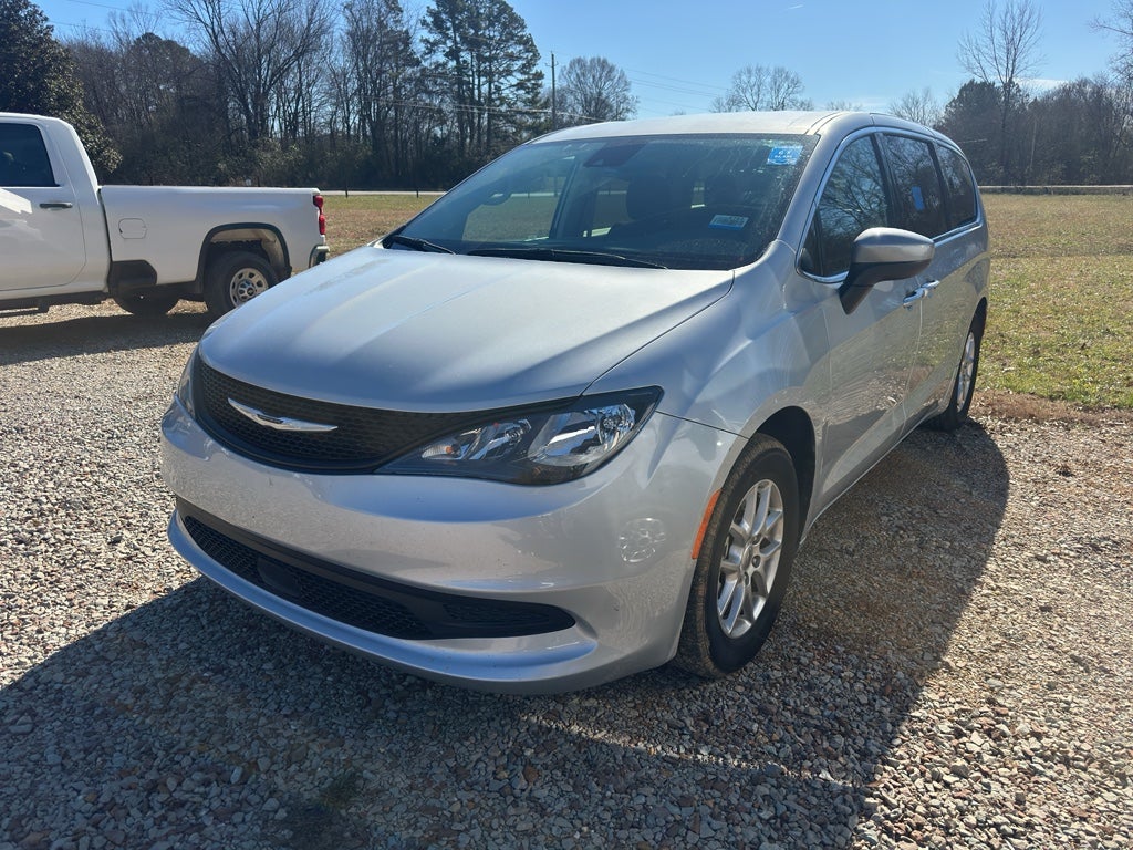 2024 Chrysler Voyager LX