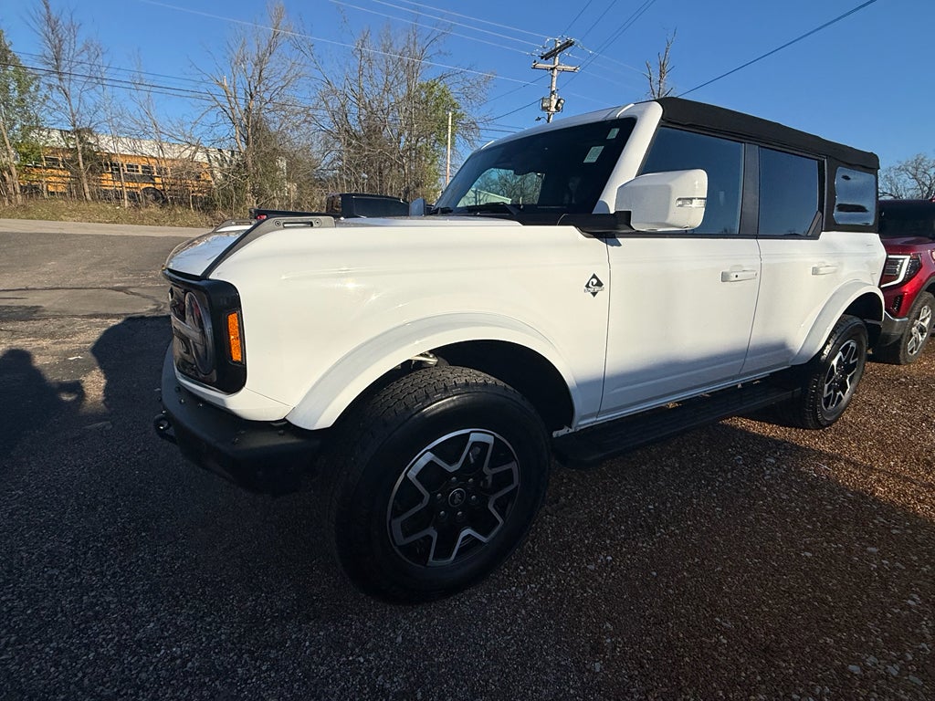 2023 Ford Bronco Base