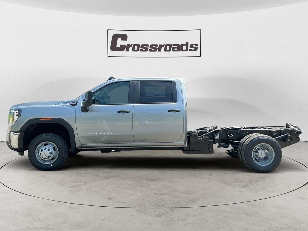 2026 GMC Sierra 3500 HD Chassis Cab Pro