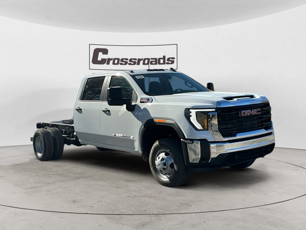2026 GMC Sierra 3500 HD Chassis Cab Pro
