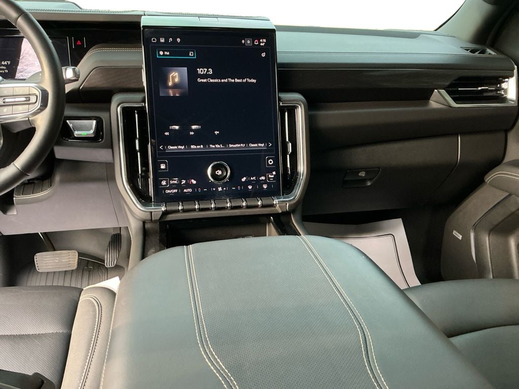 2025 GMC Yukon Elevation