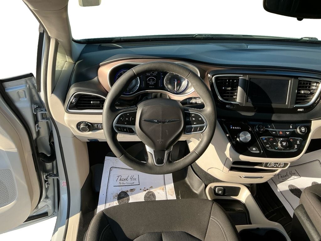 2024 Chrysler Voyager LX