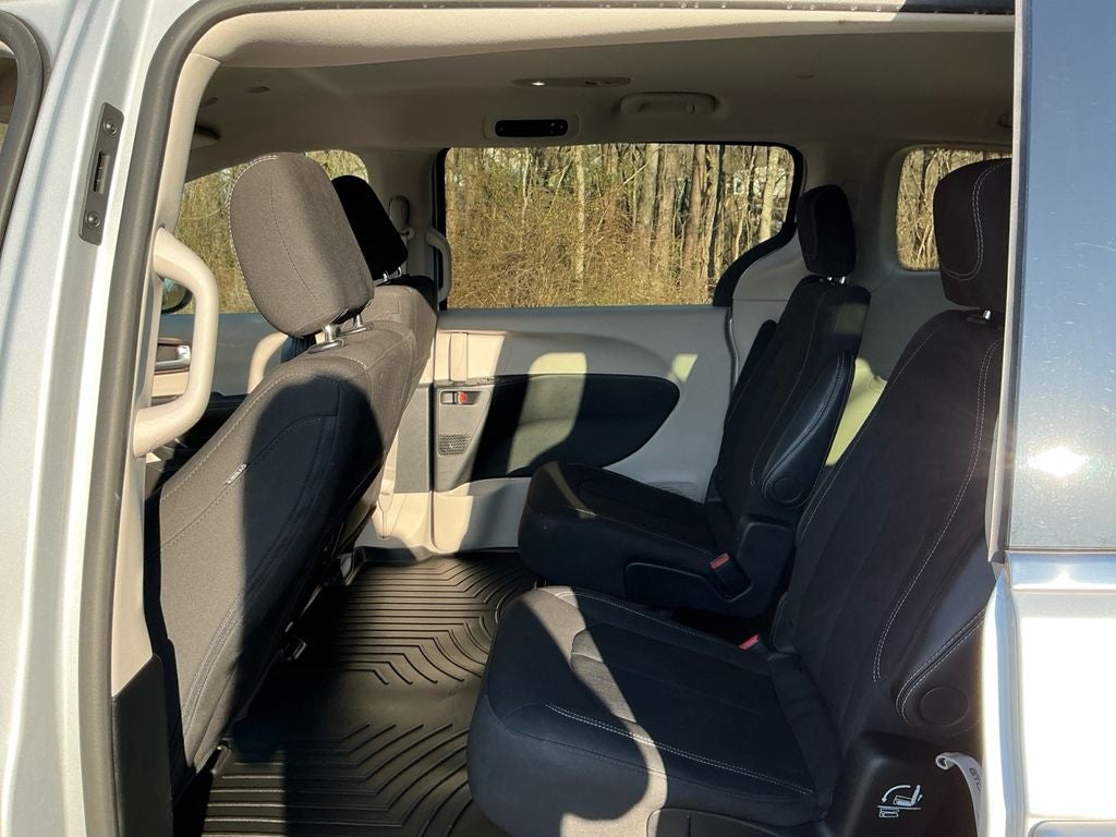 2024 Chrysler Voyager LX