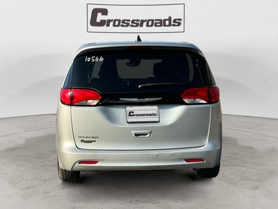 2024 Chrysler Voyager LX