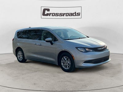 2024 Chrysler Voyager LX