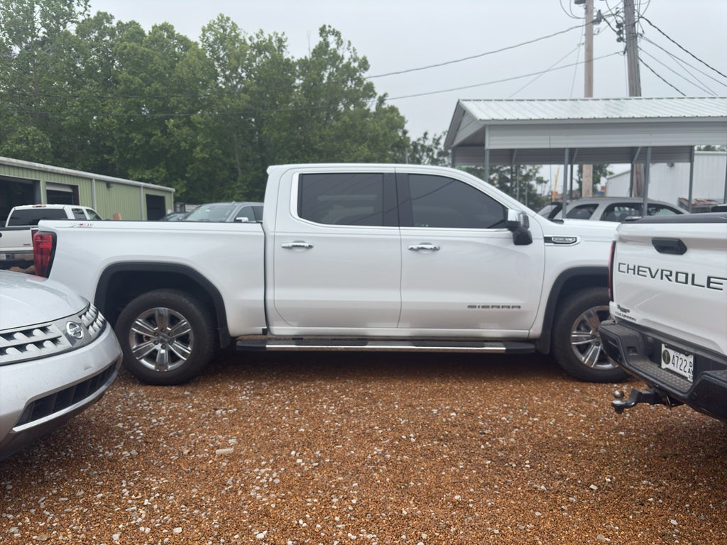 2023 GMC Sierra 4WD Crew Cab Short Box SLT's photo