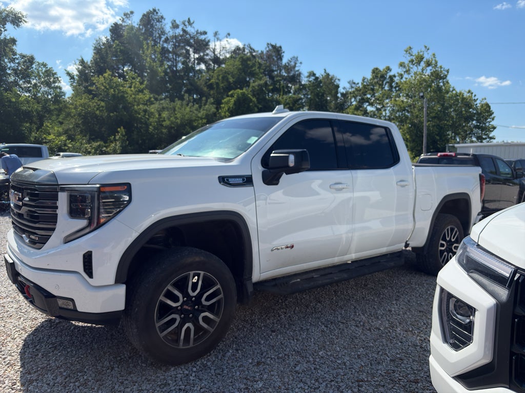 2022 GMC Sierra 4WD Crew Cab Short Box AT4's photo