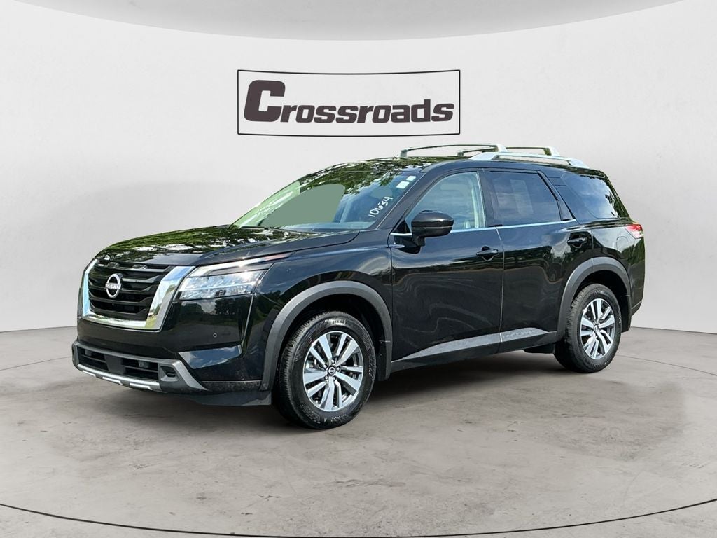 2024 Nissan Pathfinder SL 2WD's photo