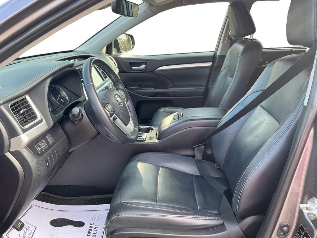 2019 Toyota Highlander SE