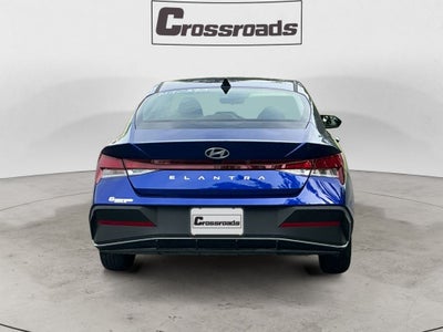 2025 Hyundai Elantra SE